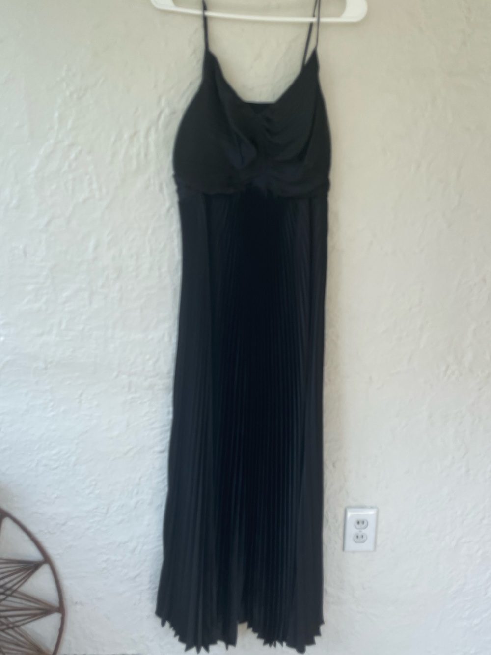 WHBM Black accordion style pleated maxi dress adjustable straps zipper back; 10